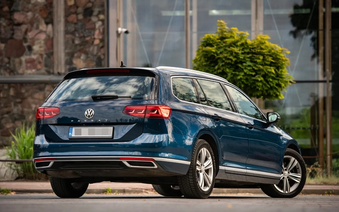 Volkswagen Passat cena 82900 przebieg: 181000, rok produkcji 2019 z Kłodawa małe 497